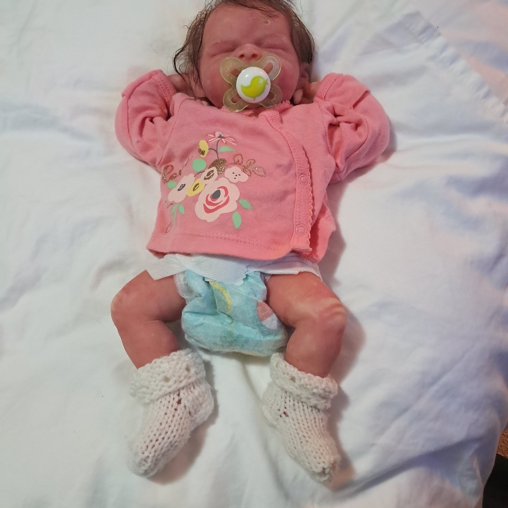 Realistic marshmallow silicone baby girl doll - Picture 5 of 17